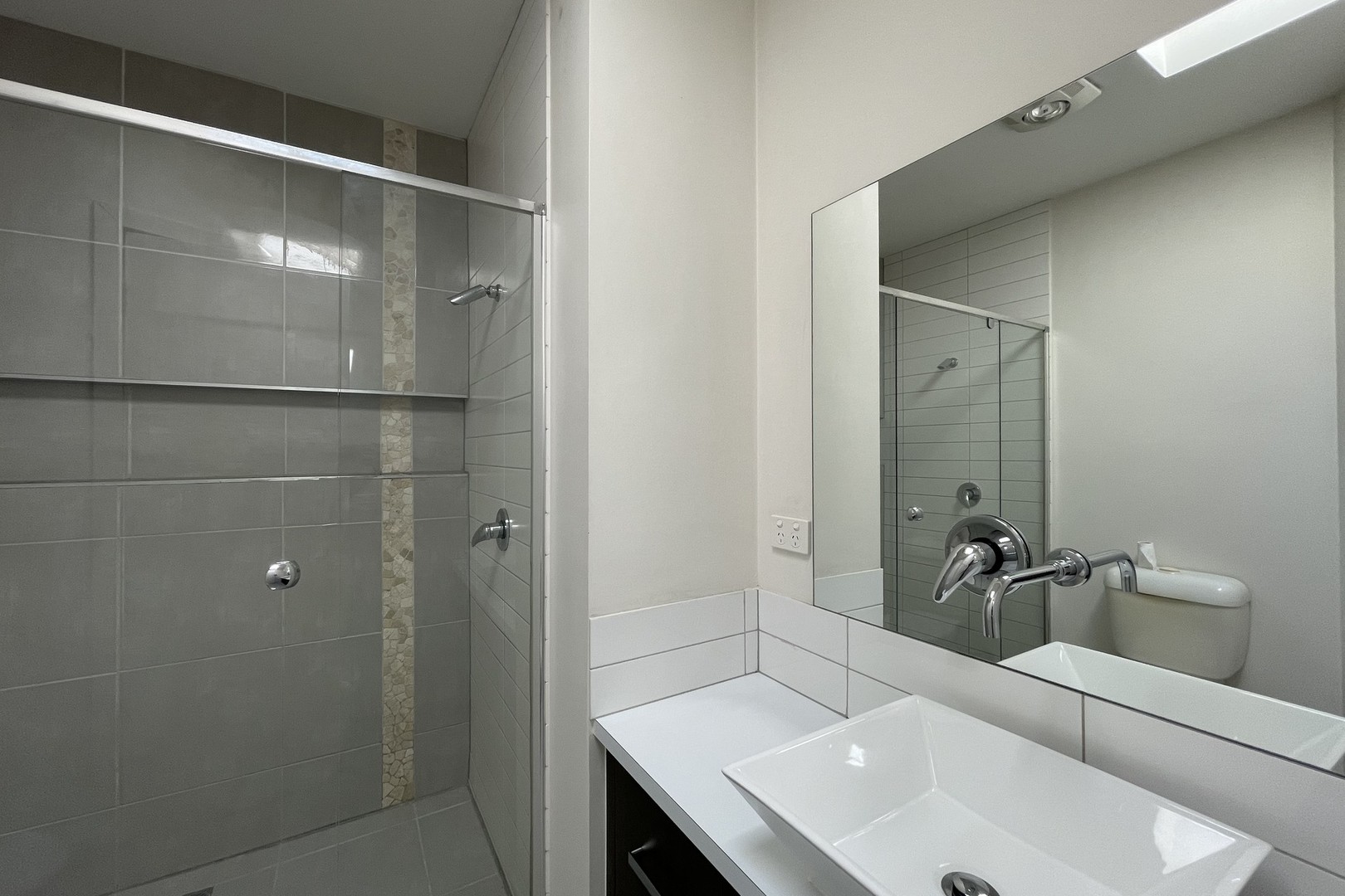 10 Jolimont Street, Caroline Springs, VIC 3023, Caroline Springs - Thumbnail 6