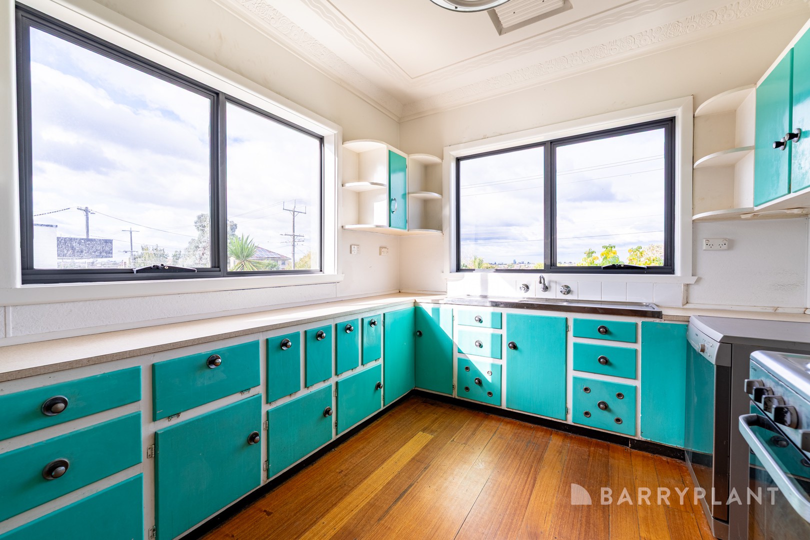 10 Josephine Street, Oak Park, VIC 3046 - Thumbnail 2 - 08/05/2025