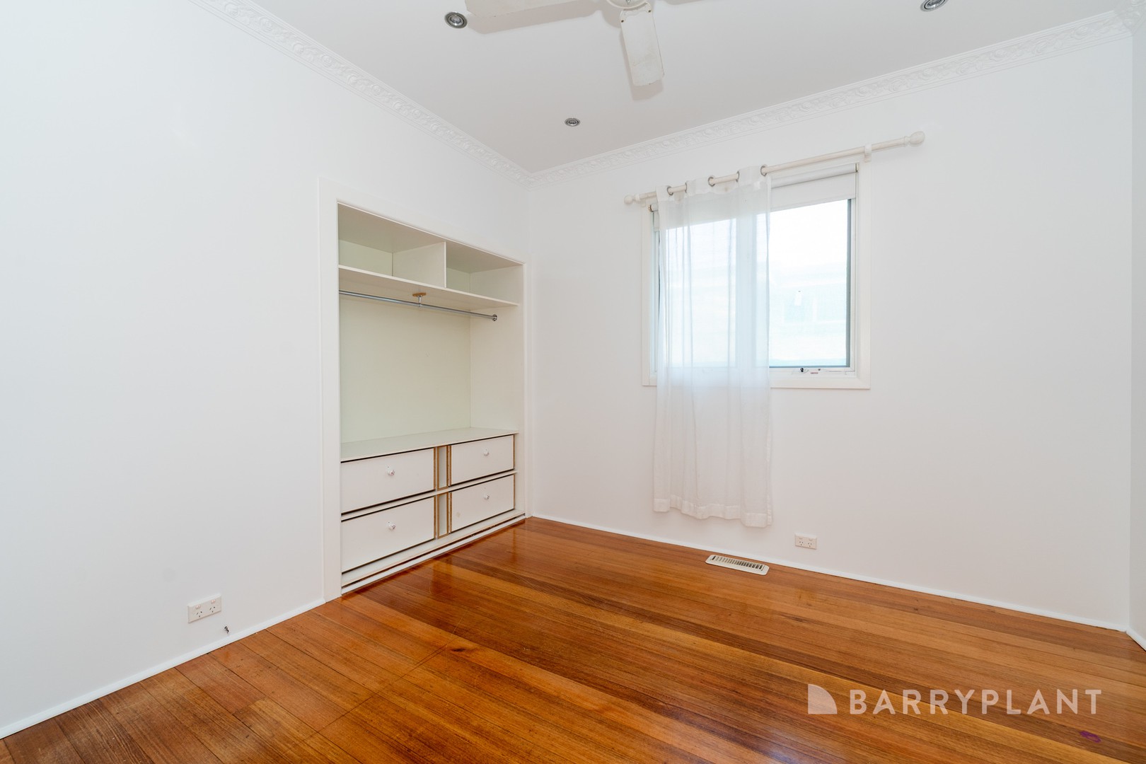 10 Josephine Street, Oak Park, VIC 3046, Oak Park - Thumbnail 7
