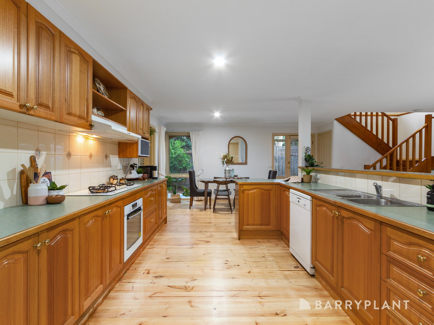 10 Karabil Close,, Scoresby, VIC 3179 - Thumbnail 1 - 05/04/2024