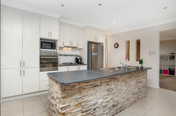10 Katrina Drive, Burnside Heights, VIC 3023, Burnside Heights - Thumbnail 6