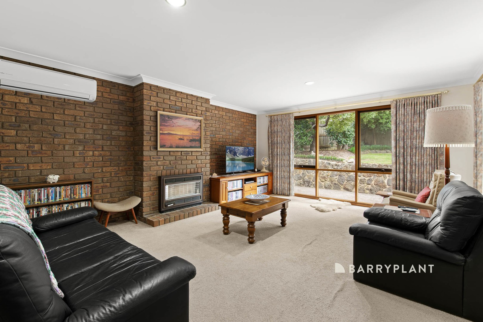 10 Kerry Close, Berwick, VIC 3806 - Thumbnail 2 - 02/03/2024