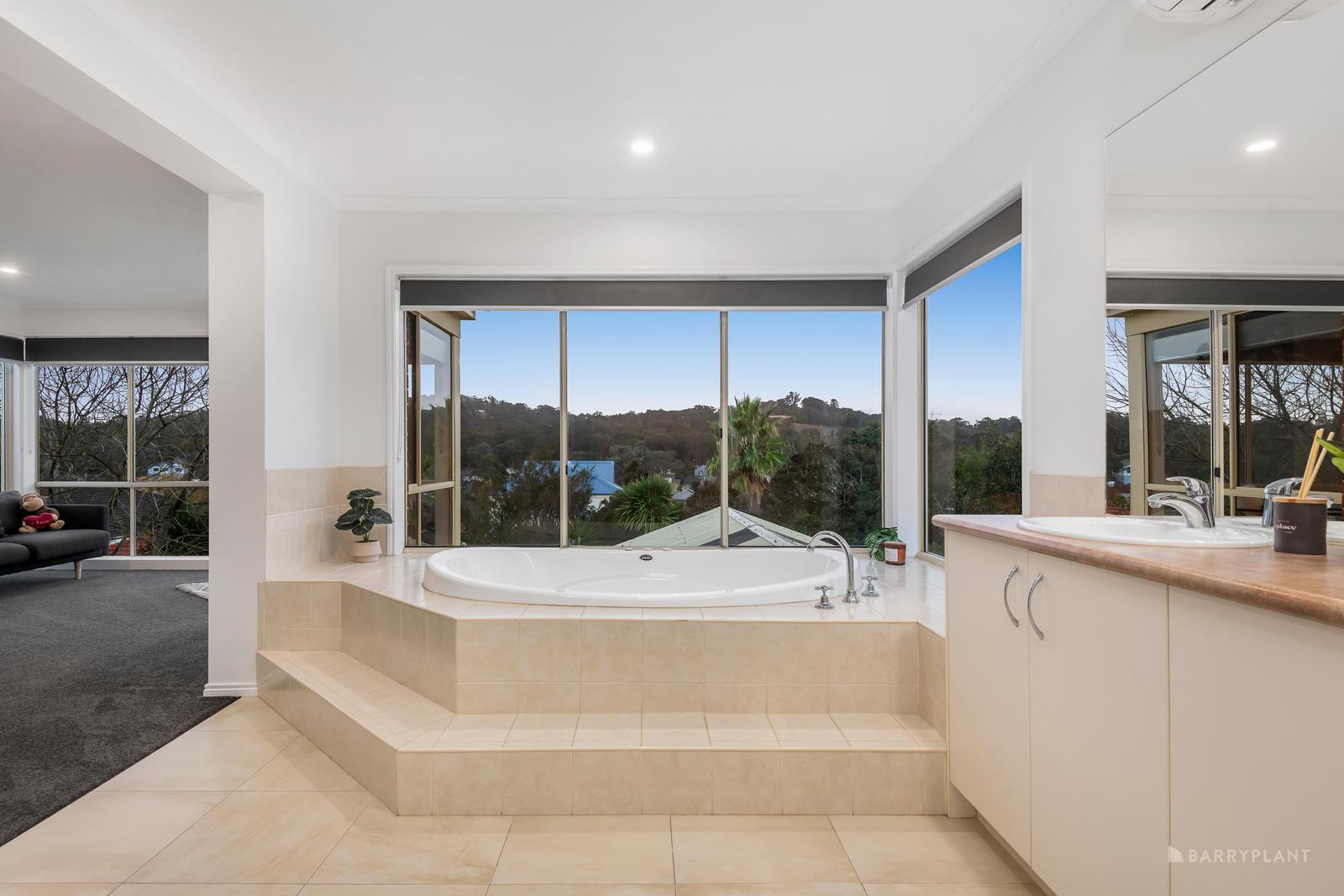 10 Knightsbridge Place, Diamond Creek, VIC 3089, Diamond Creek - Thumbnail 6