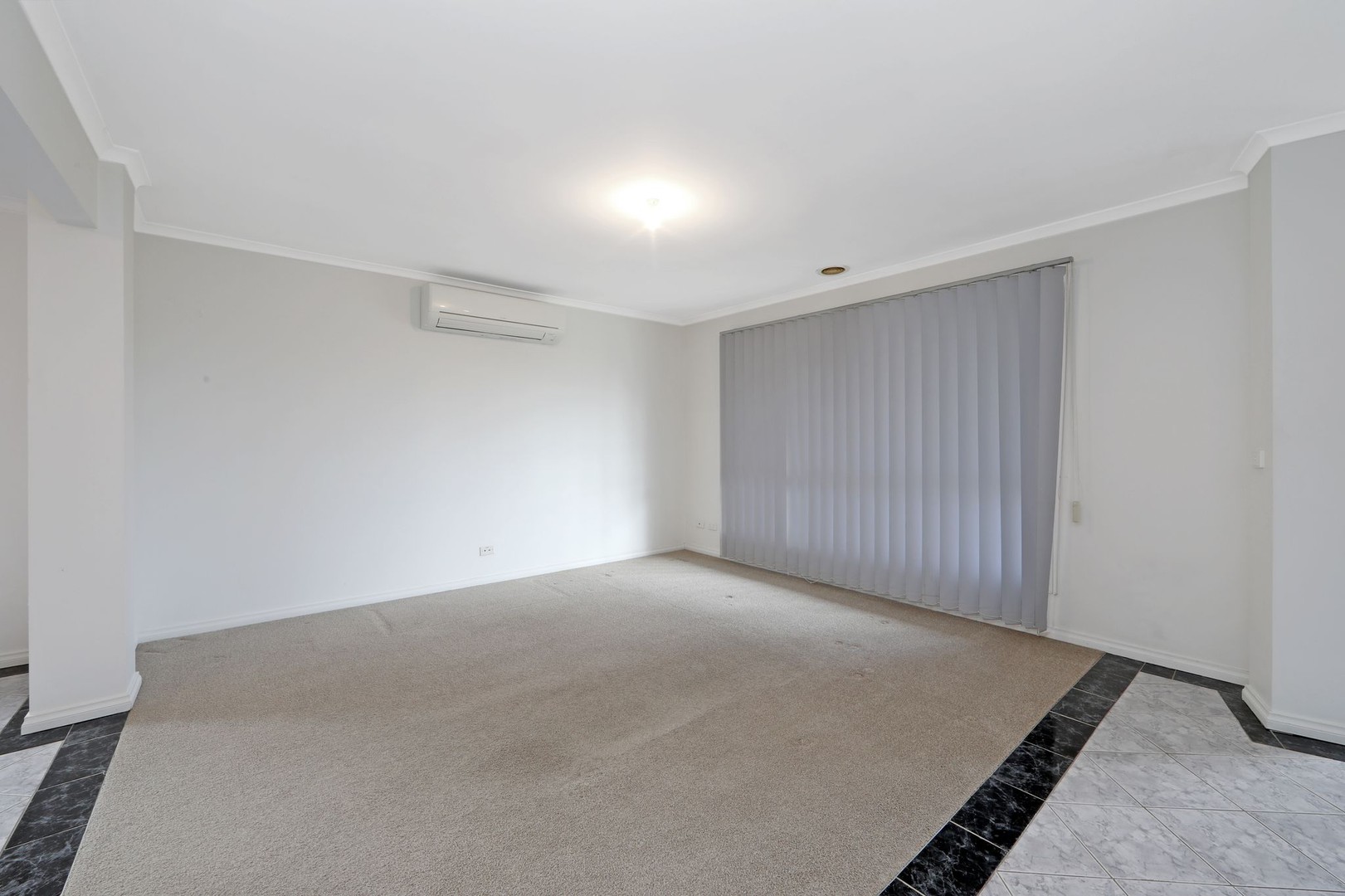 10 Lakeside Boulevard, Rowville, VIC 3178, Rowville - Thumbnail 2