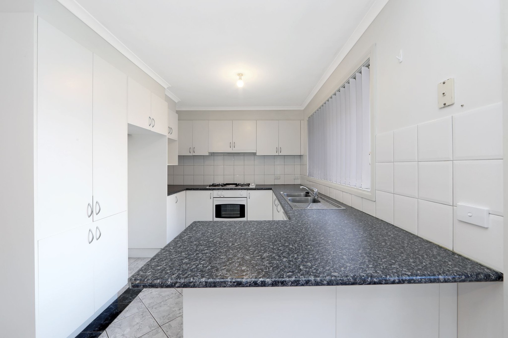 10 Lakeside Boulevard, Rowville, VIC 3178, Rowville - Thumbnail 4