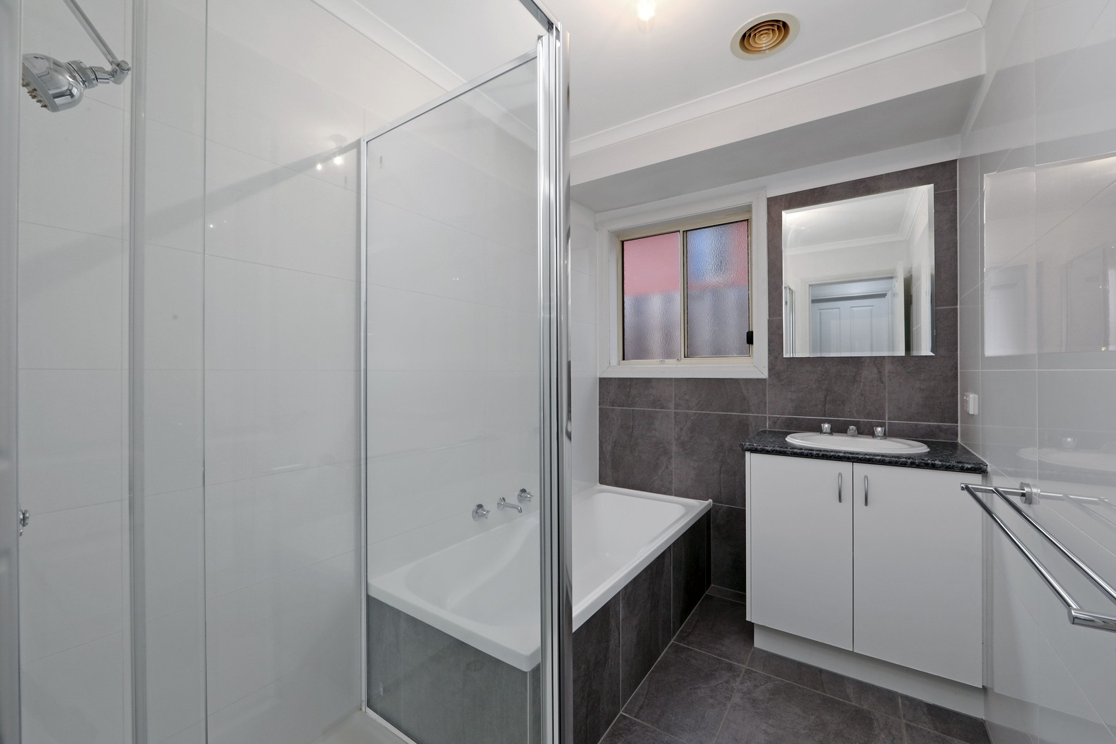 10 Lakeside Boulevard, Rowville, VIC 3178, Rowville - Thumbnail 8