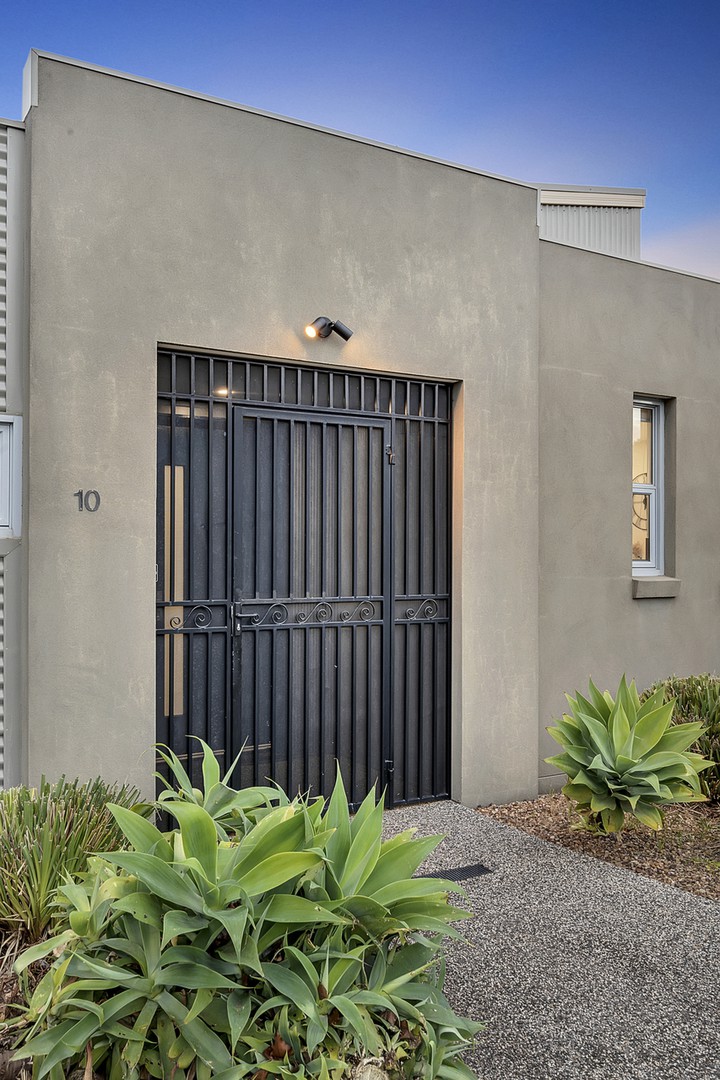 10 Lambourne Lane, Craigieburn, VIC 3064, Craigieburn - Thumbnail 2