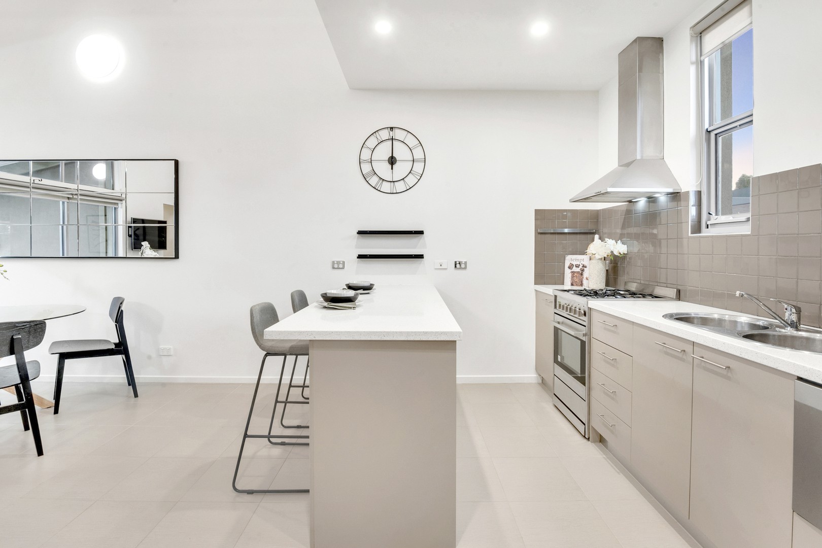 10 Lambourne Lane, Craigieburn, VIC 3064, Craigieburn - Thumbnail 4