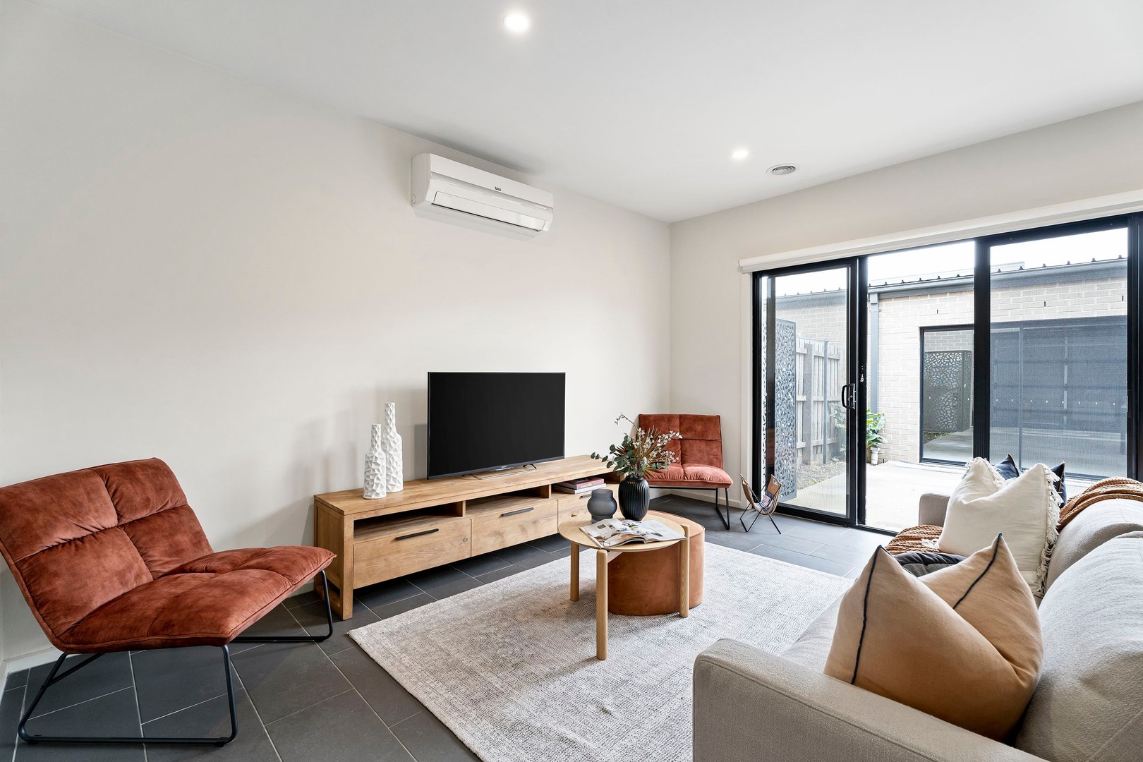 10 Landsby Drive, Avondale Heights, VIC 3034, Avondale Heights - Thumbnail 4
