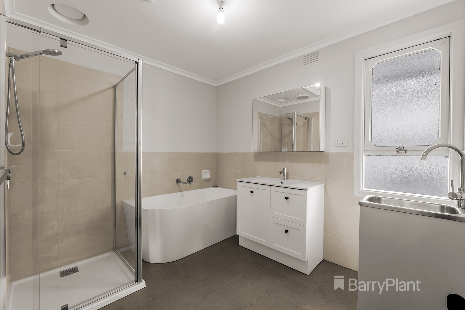 10 Lansell Drive, Doncaster, VIC 3108, Doncaster - Thumbnail 2