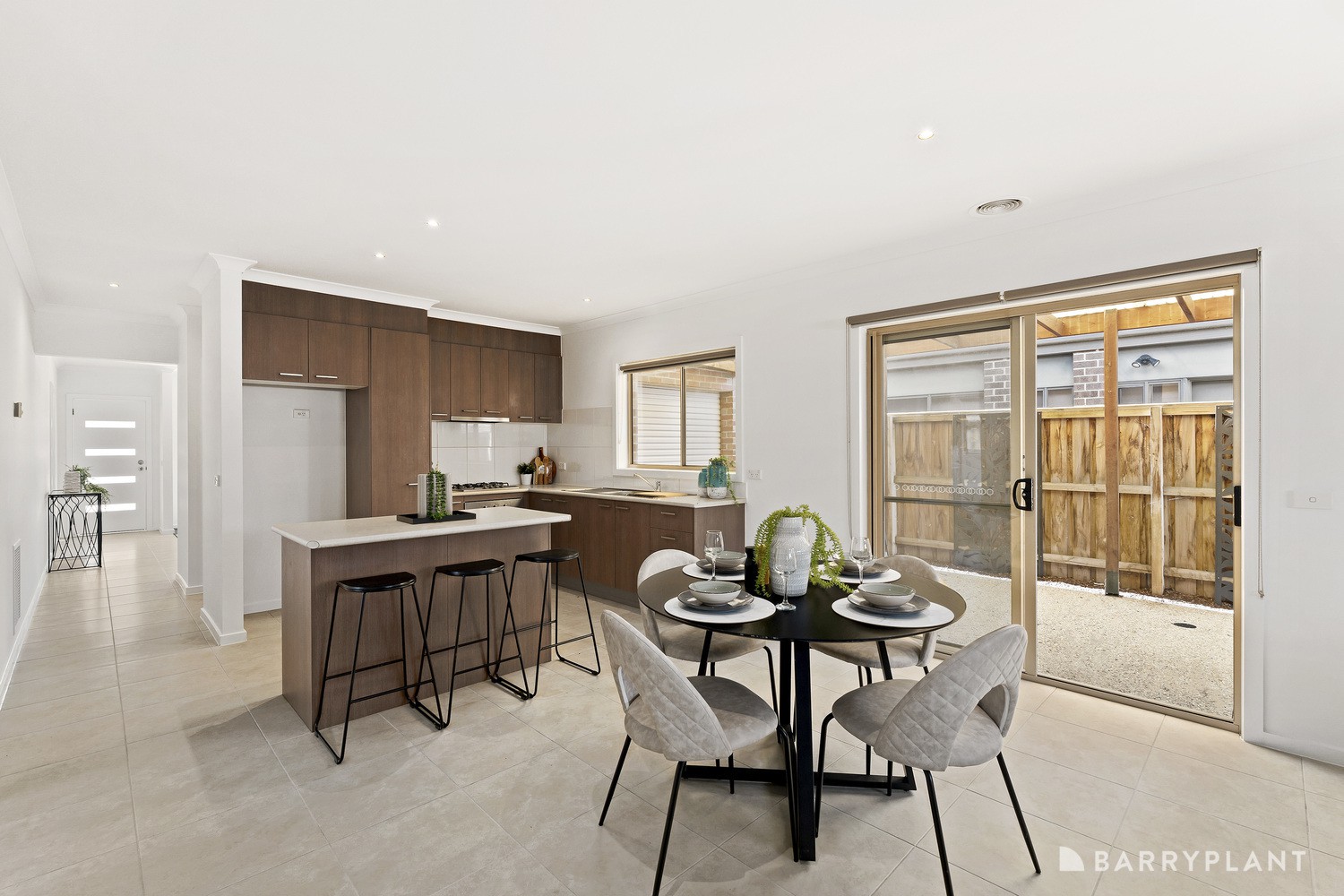 10 Larnook Place, South Morang, VIC 3752, South Morang - Thumbnail 3