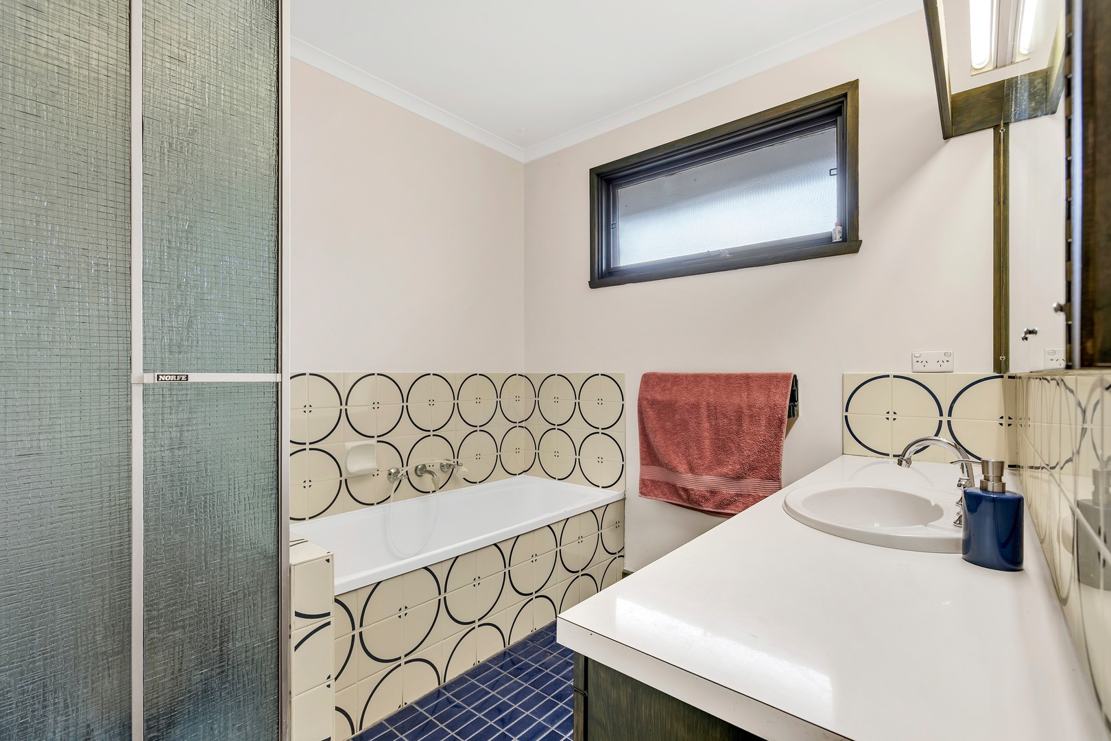10 Larwood Close, Avondale Heights, VIC 3034, Avondale Heights - Thumbnail 6
