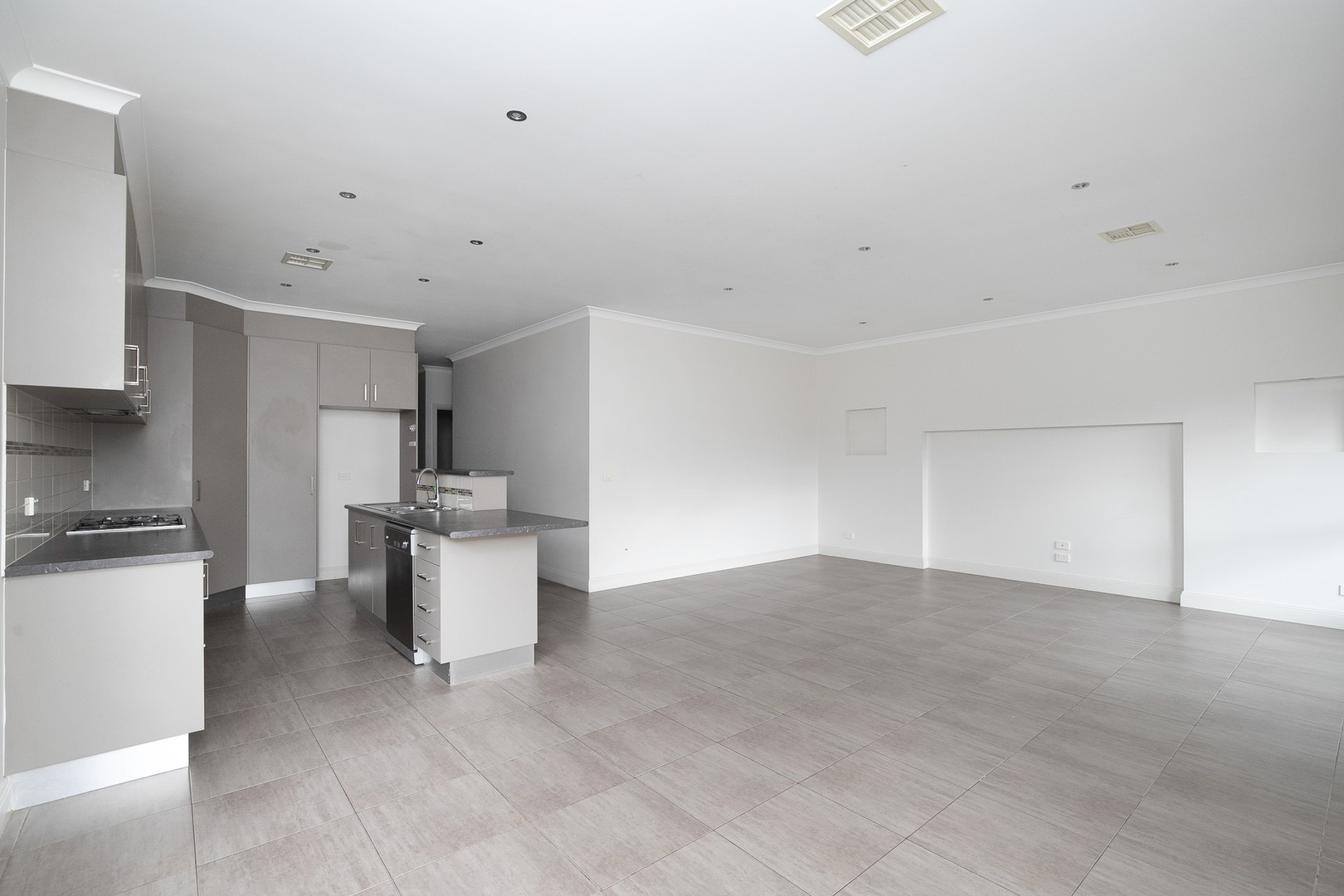 10 Lawson WayCaroline Springs, VIC 3023  - Leased, Caroline Springs - Thumbnail 8
