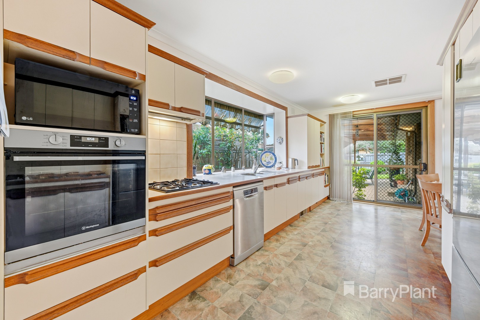 10 Lea Road, Mulgrave, VIC 3170, Mulgrave - Thumbnail 3