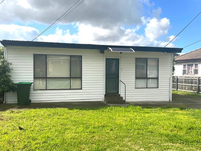 10 Leonard Avenue, St Albans, VIC 3021 - Image - 05/12/2025