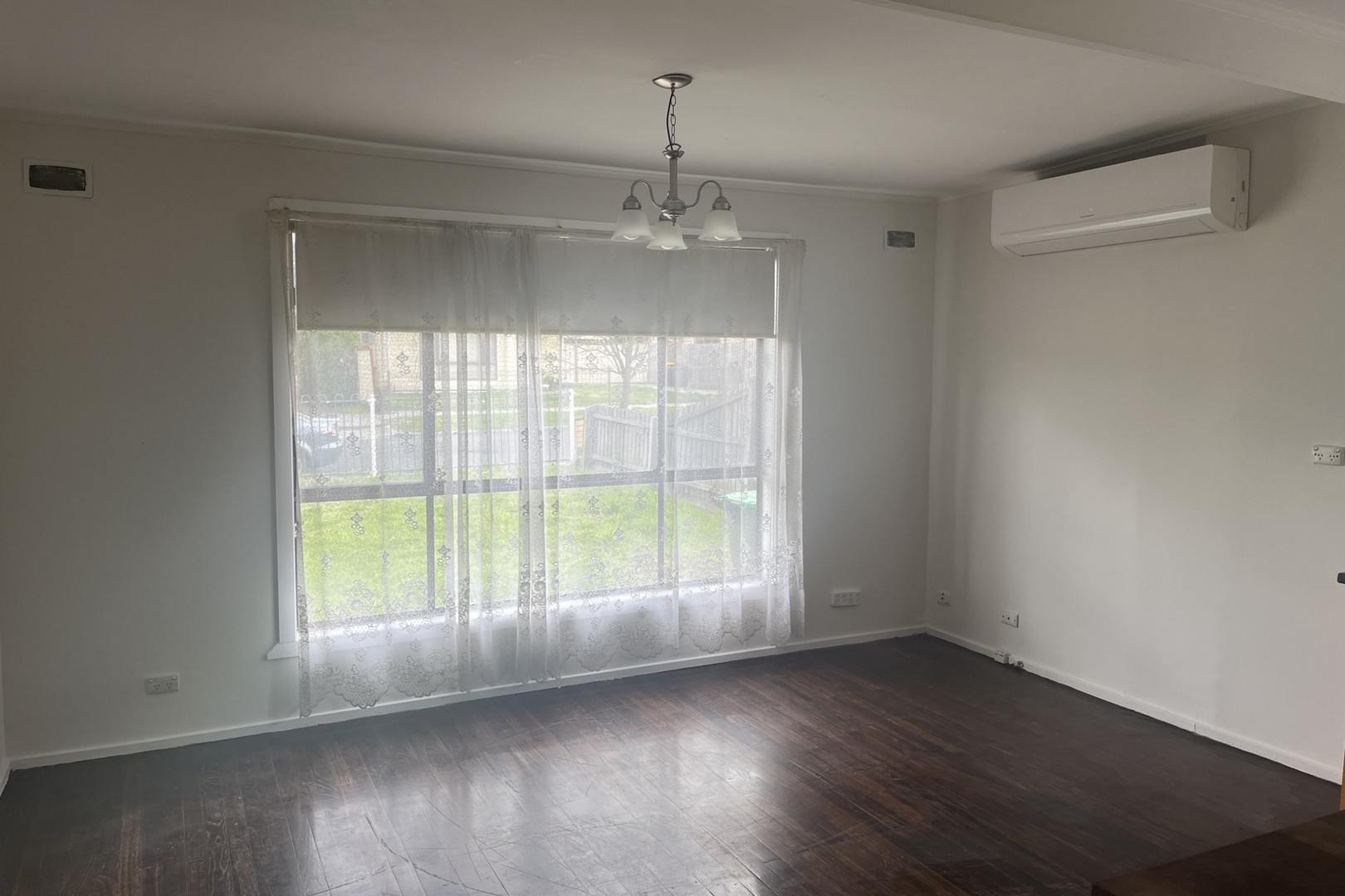 10 Leonard Avenue, St Albans, VIC 3021 - Thumbnail 1 - 19/09/2022