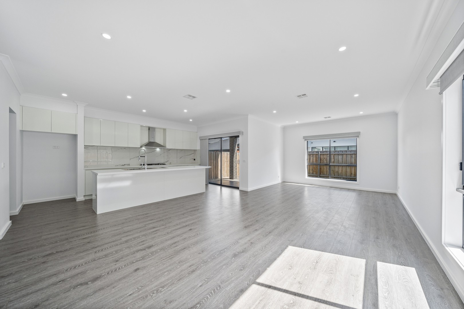 10 Lippizan Crescent, Taylors Lakes, VIC 3038 - Thumbnail 2 - 18/09/2025