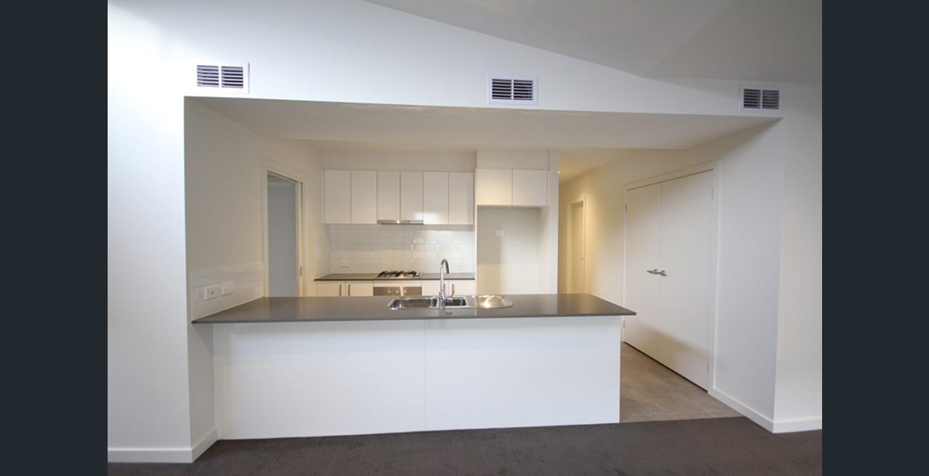 10 Llano Circuit, Berwick, VIC 3806 - Thumbnail 1 - 11/09/2026