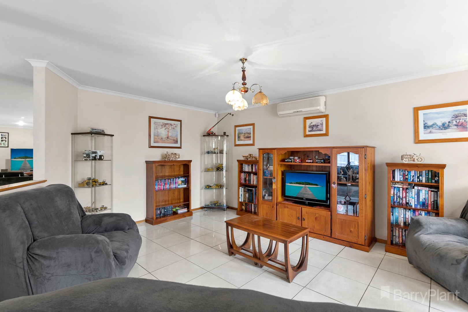 10 Lochard TerraceNarre Warren South, VIC 3805, Narre Warren South - Thumbnail 5