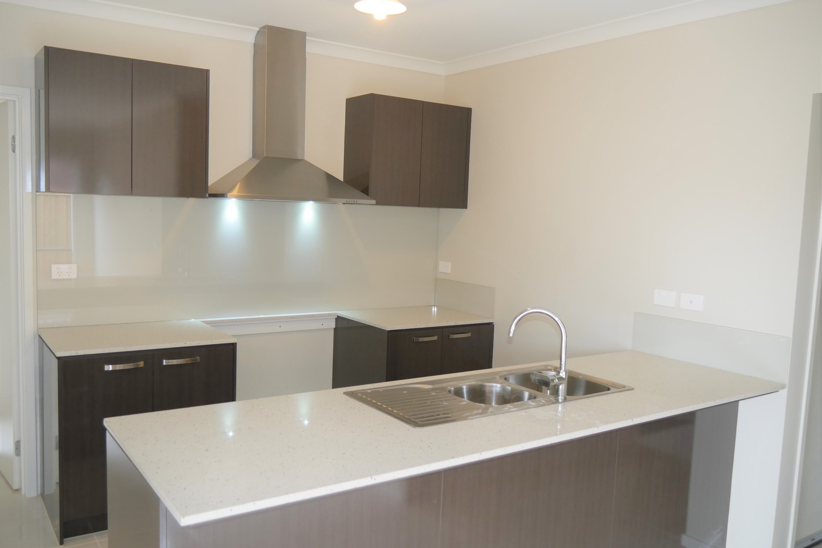 10 Longshanks Street, Thornhill Park, VIC 3335, Thornhill Park - Thumbnail 2