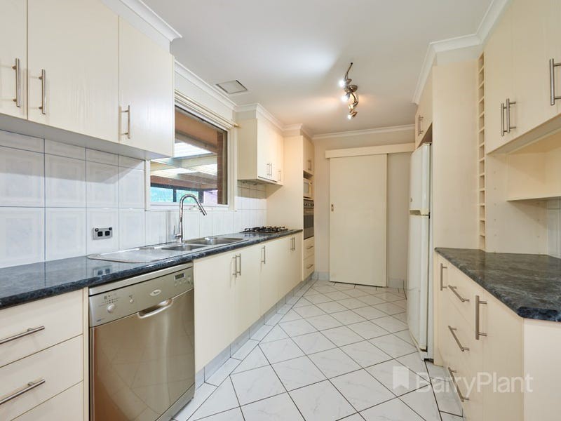 10 MacKinnon Court, Keysborough, VIC 3173, Keysborough - Thumbnail 4