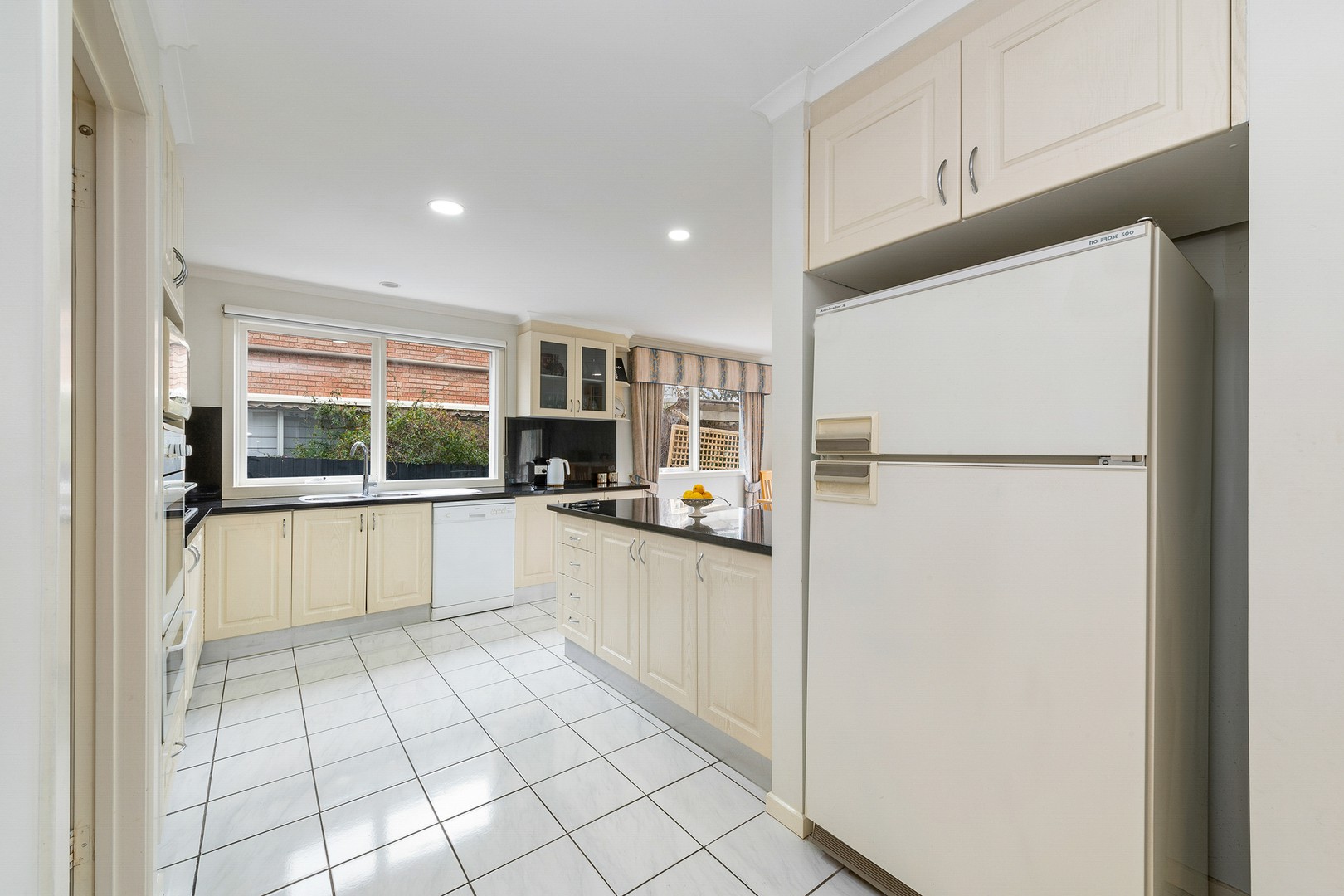 10 Mahon Court, Taylors Lakes, VIC 3038, Taylors Lakes - Thumbnail 7