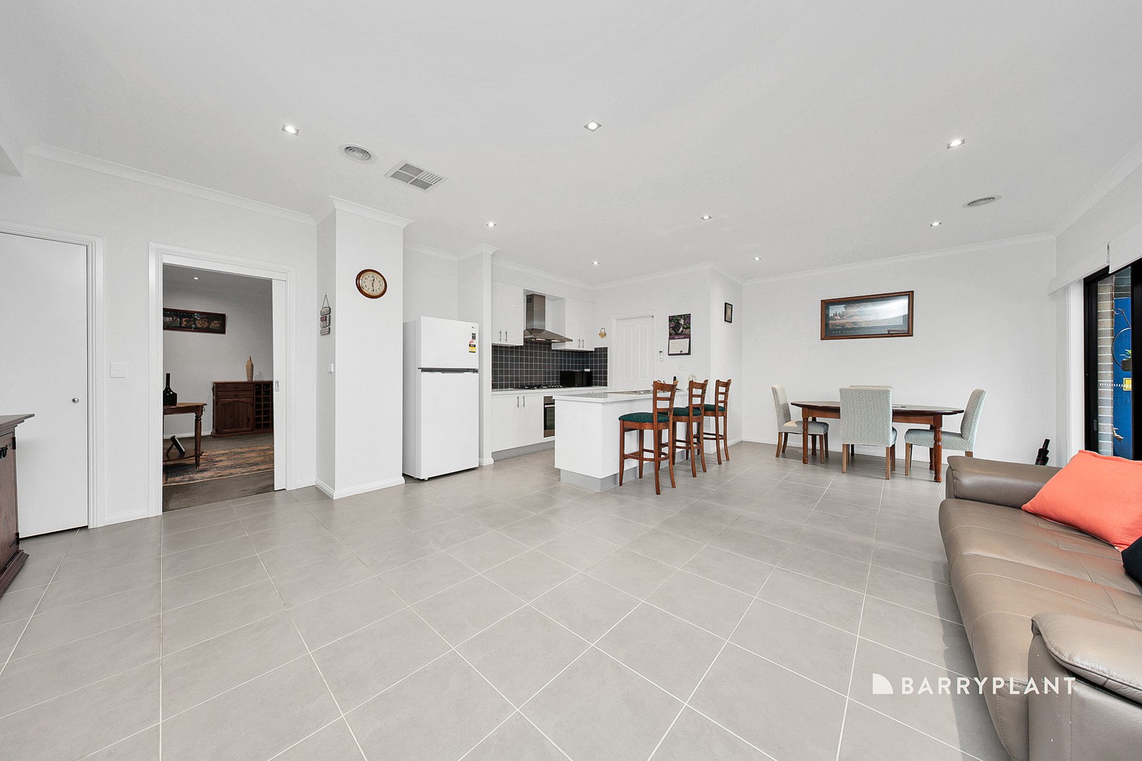 10 Mallard Mews, South Morang, VIC 3752, South Morang - Thumbnail 4
