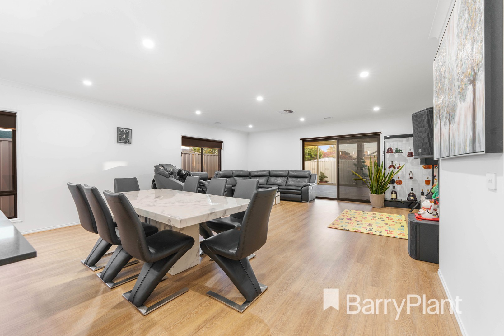 10 Manfred Avenue, St Albans, VIC 3021, St Albans - Thumbnail 8