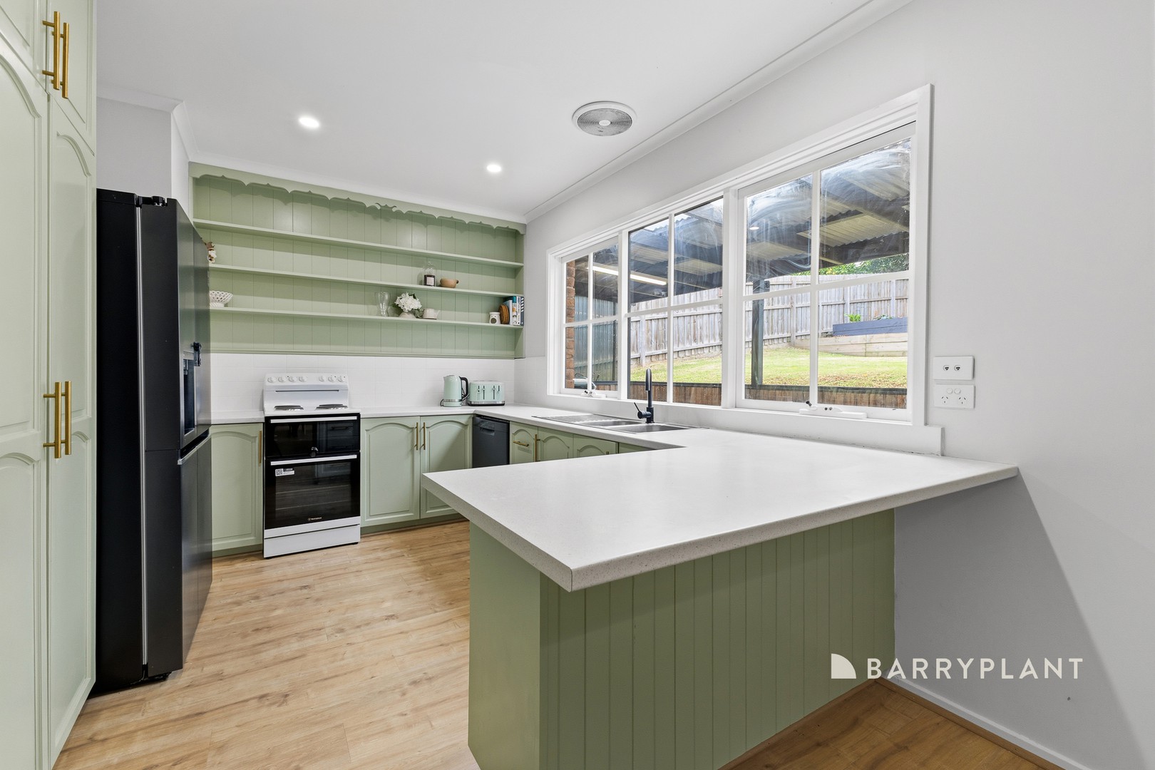 10 Mansell Court, Garfield, VIC 3814 - Thumbnail 2 - 08/04/2026