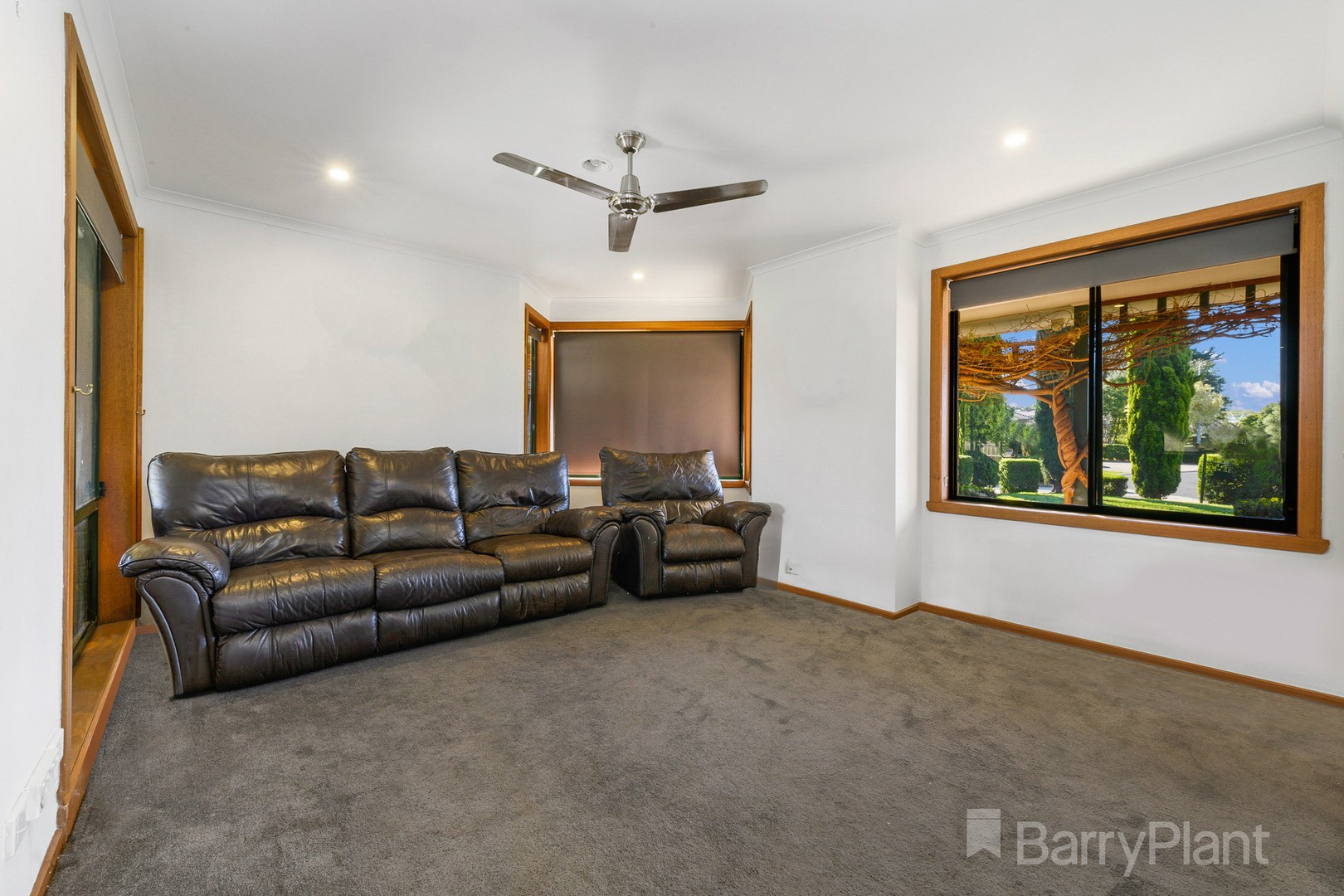 10 Mark Place, Melton West, VIC 3337, Melton West - Thumbnail 5
