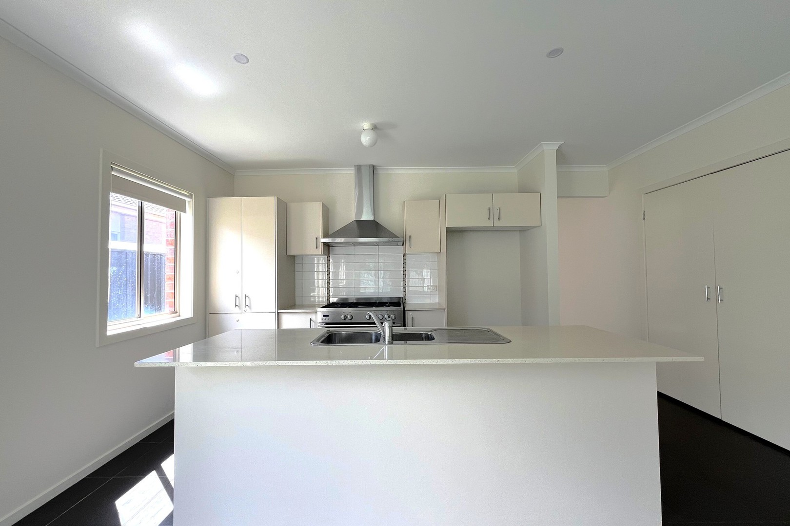 10 Maya Street, Pakenham, VIC 3810, Pakenham - Thumbnail 4