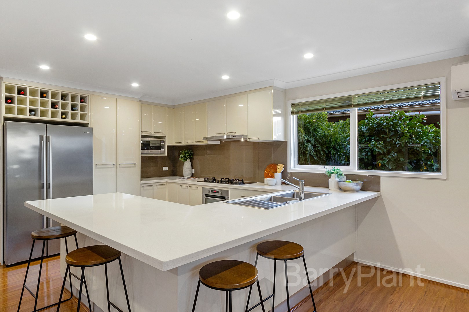 10 McLean Court, Wantirna South, VIC 3152, Wantirna South - Thumbnail 3