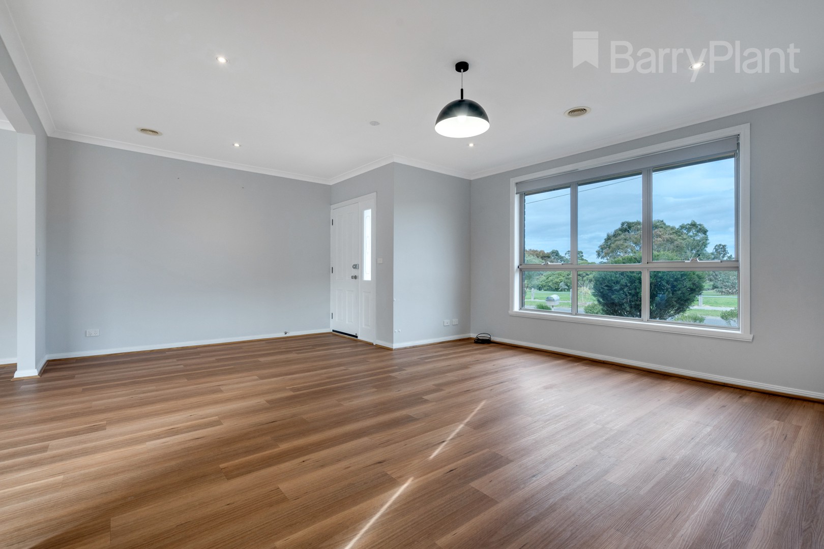 10 McMahon Road, Reservoir, VIC 3073 - Thumbnail 1 - 14/06/2023