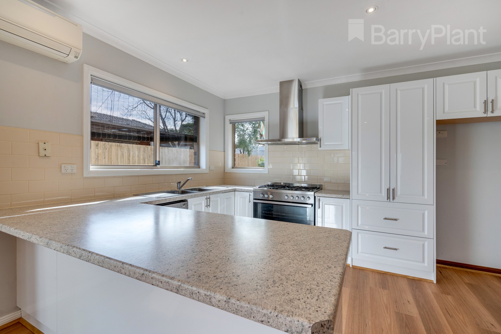 10 McMahon Road, Reservoir, VIC 3073, Reservoir - Thumbnail 8
