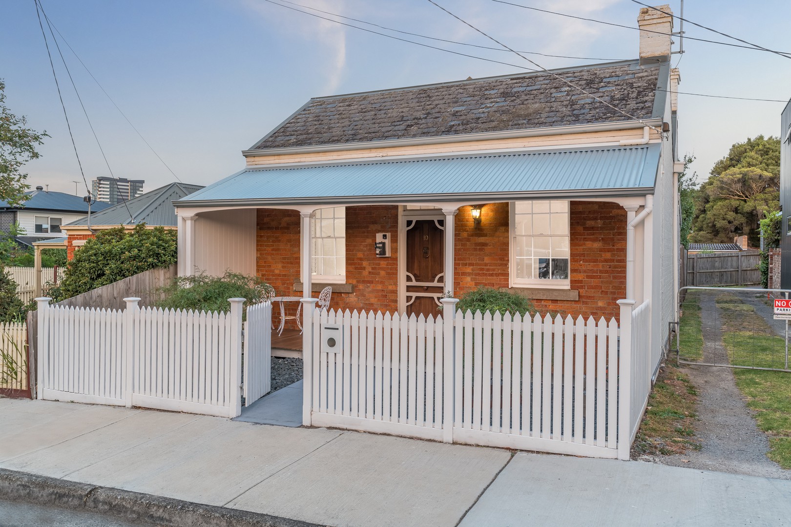 10 McNicol Street, Geelong West, VIC 3218 - Thumbnail 2 - 27/02/2024