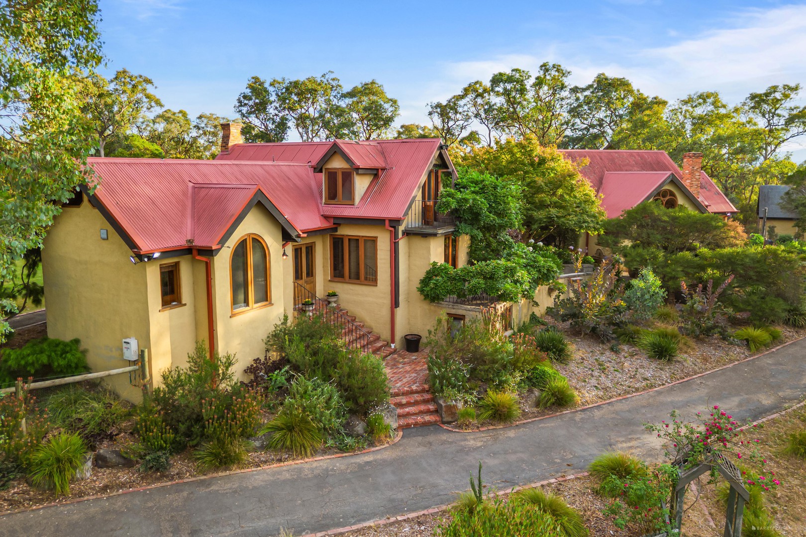 10 Menzies Road, Kangaroo Ground, VIC 3097 - Thumbnail 2 - 17/04/2026