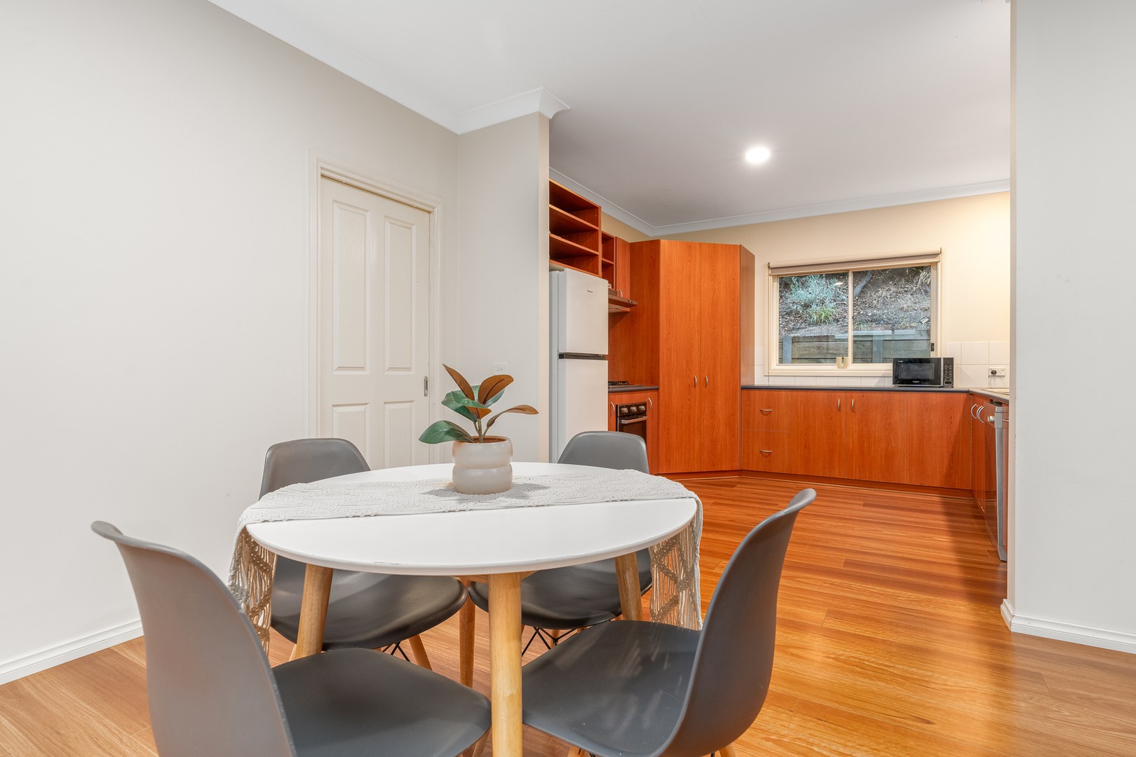 10 Mercia Close, Highton, VIC 3216, Highton - Thumbnail 4