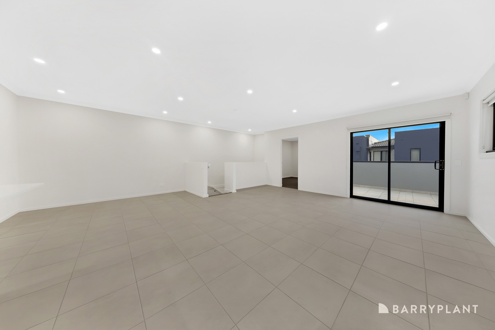10 Midnight Circuit, South Morang, VIC 3752, South Morang - Thumbnail 3