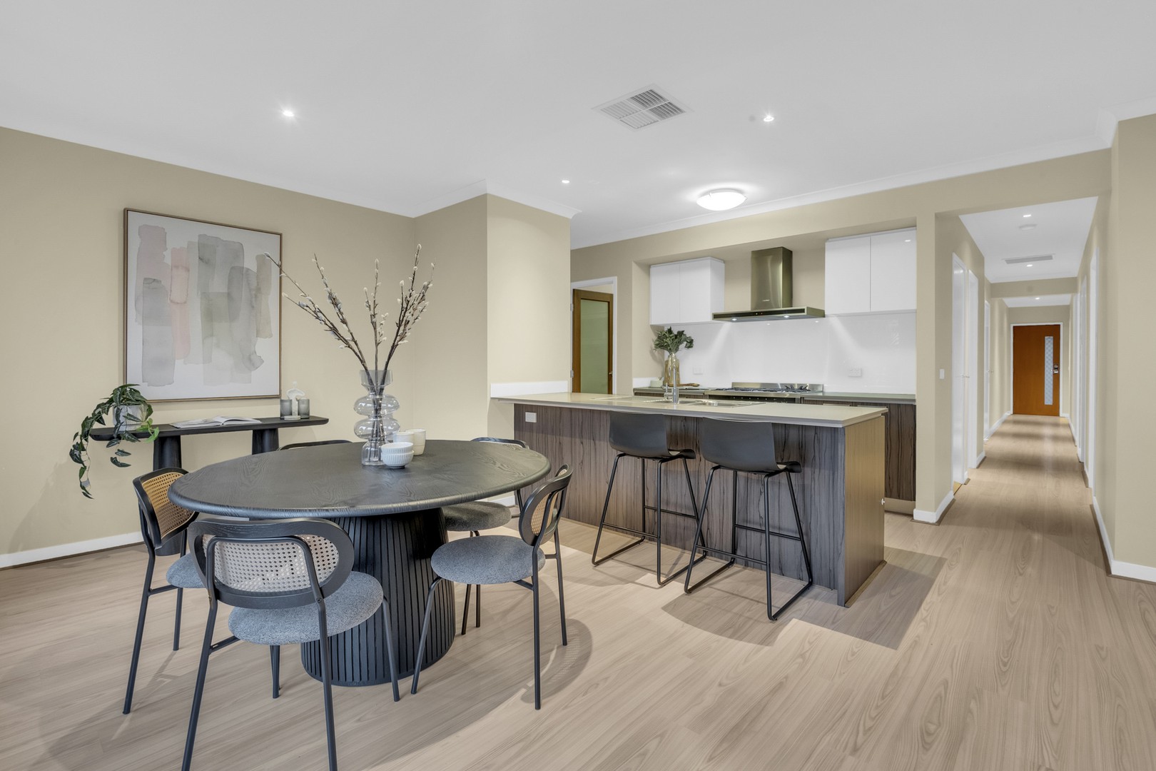 10 Millicent Drive, Craigieburn, VIC 3064, Craigieburn - Thumbnail 4