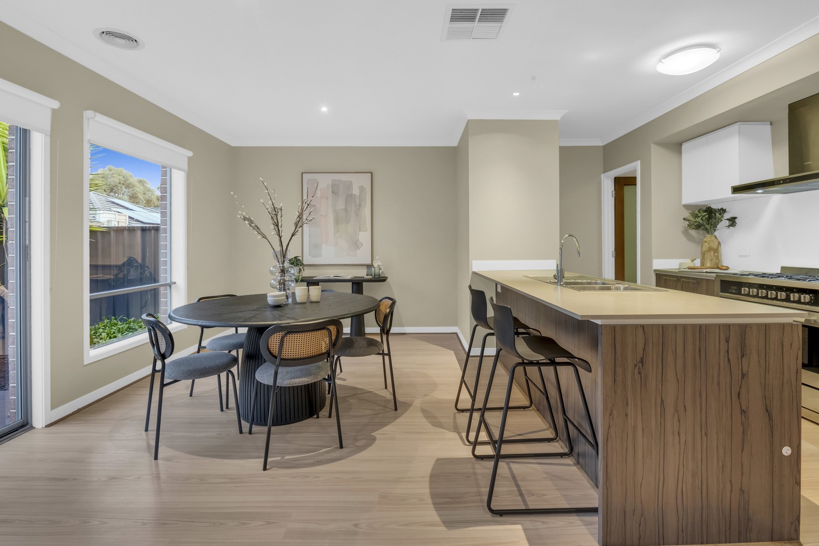 10 Millicent Drive, Craigieburn, VIC 3064, Craigieburn - Thumbnail 5