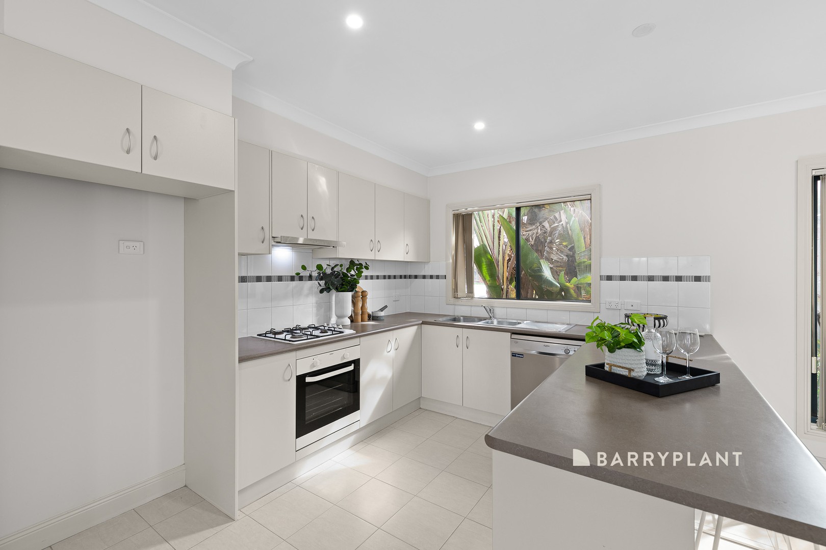 10 Minak Close, Narre Warren South, VIC 3805, Narre Warren South - Thumbnail 3