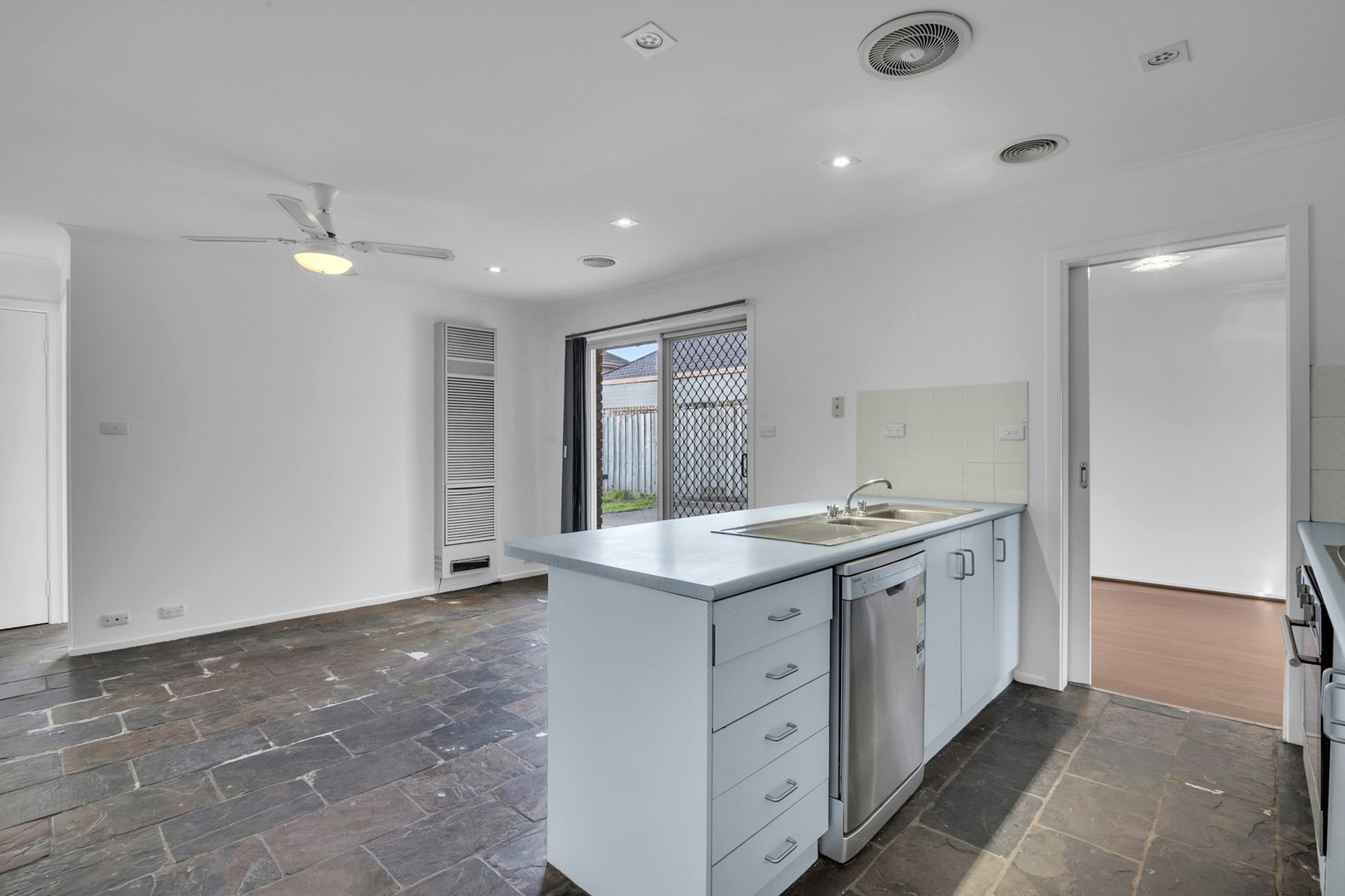 10 Molineux Way, Roxburgh Park, VIC 3064, Roxburgh Park - Thumbnail 3