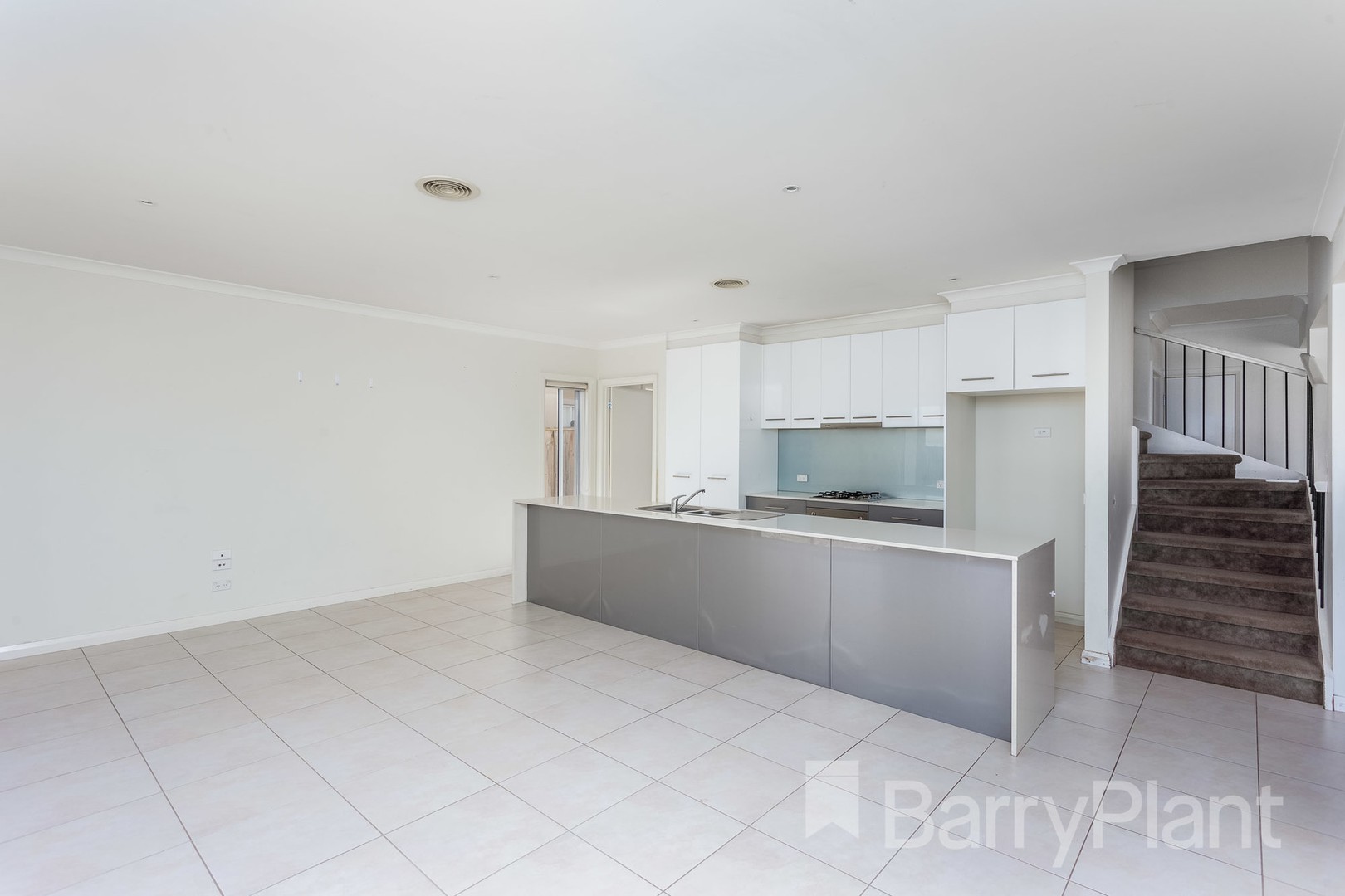 10 Montclair Street, Sanctuary Lakes, VIC 3030, Point Cook - Thumbnail 4