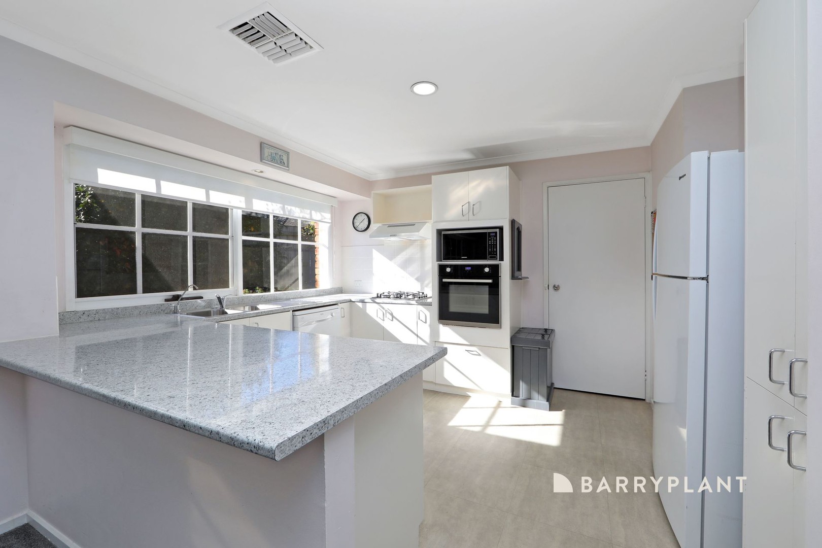 10 Morton Place, Rowville, VIC 3178, Rowville - Thumbnail 4