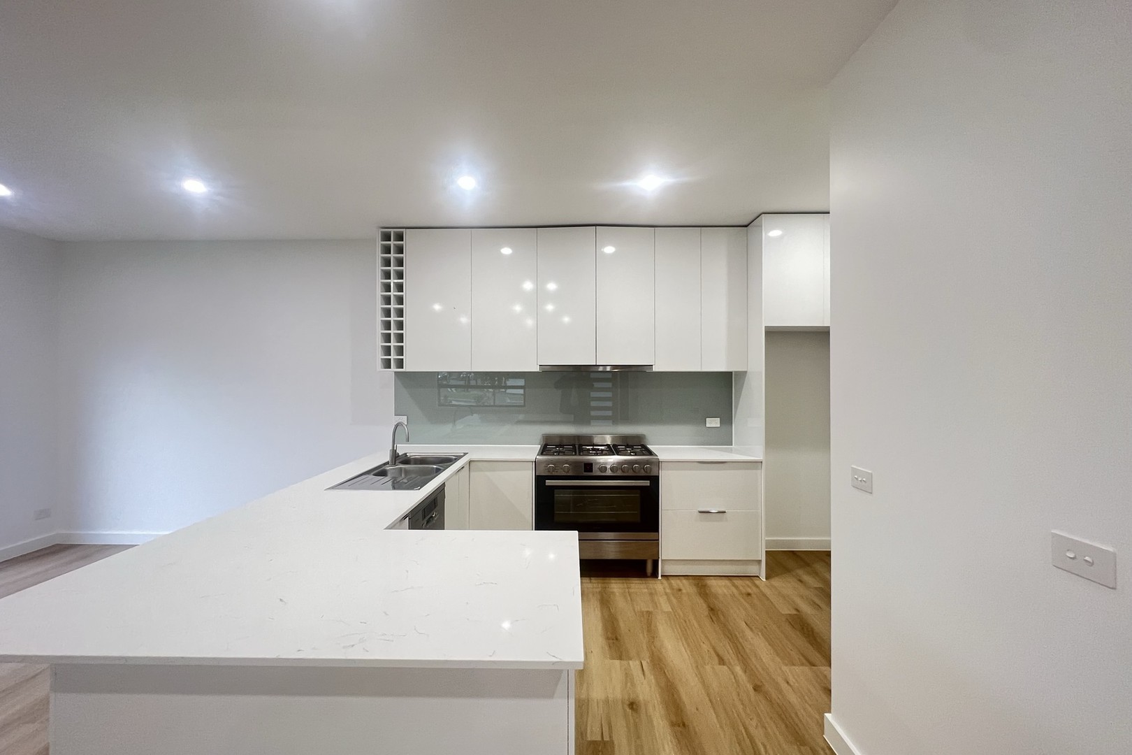 10 Munro Street, Lalor, VIC 3075 - Thumbnail 1 - 31/03/2026