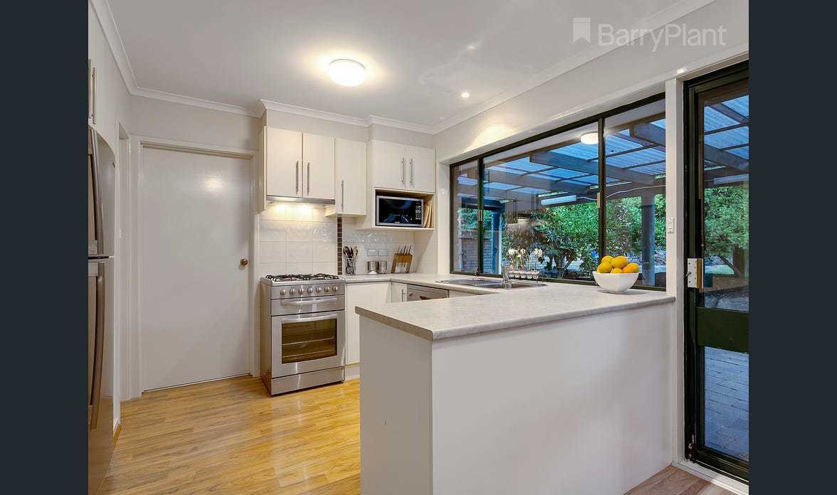 10 Myoora Drive, Mooroolbark, VIC 3138, Mooroolbark - Thumbnail 2
