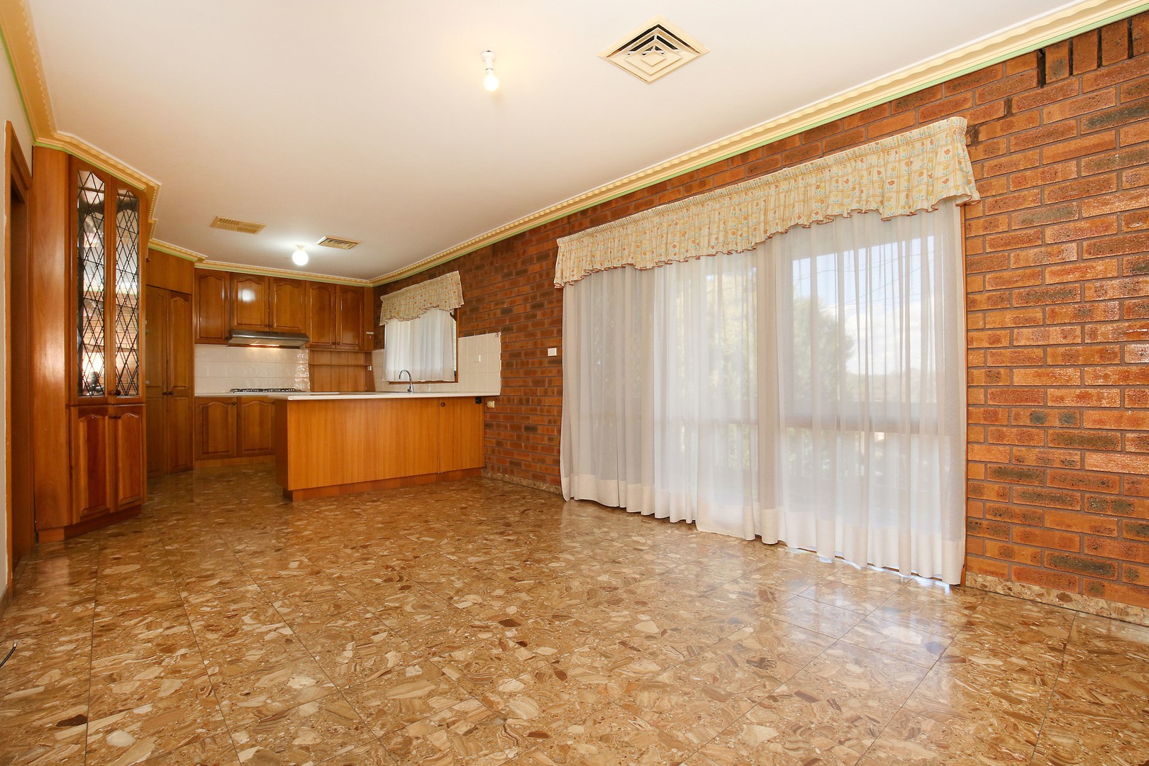 10 Newton Court, Watsonia, VIC 3087, Watsonia - Thumbnail 2