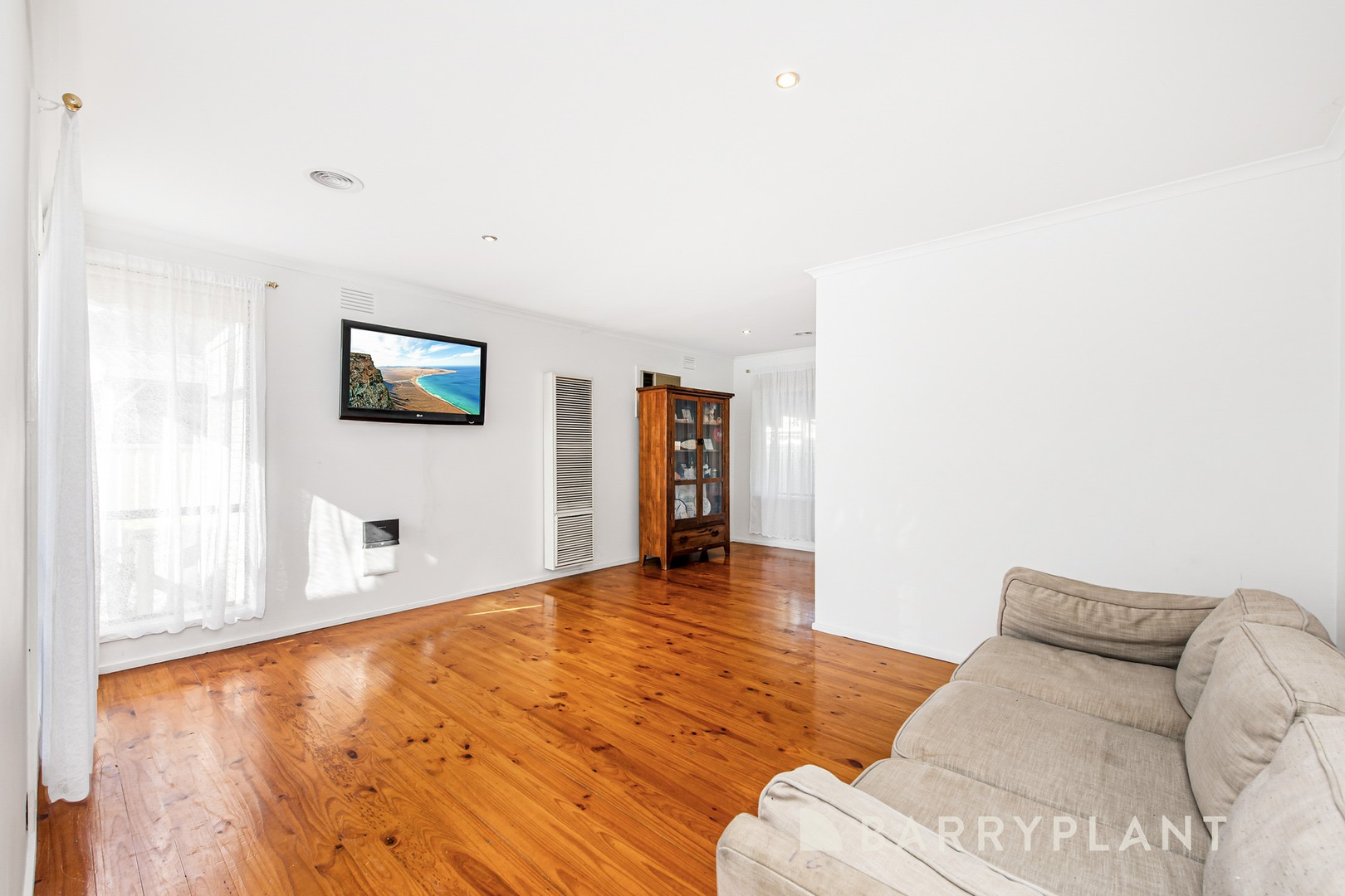 10 Norfolk Court, Werribee, VIC 3030, Werribee - Thumbnail 3