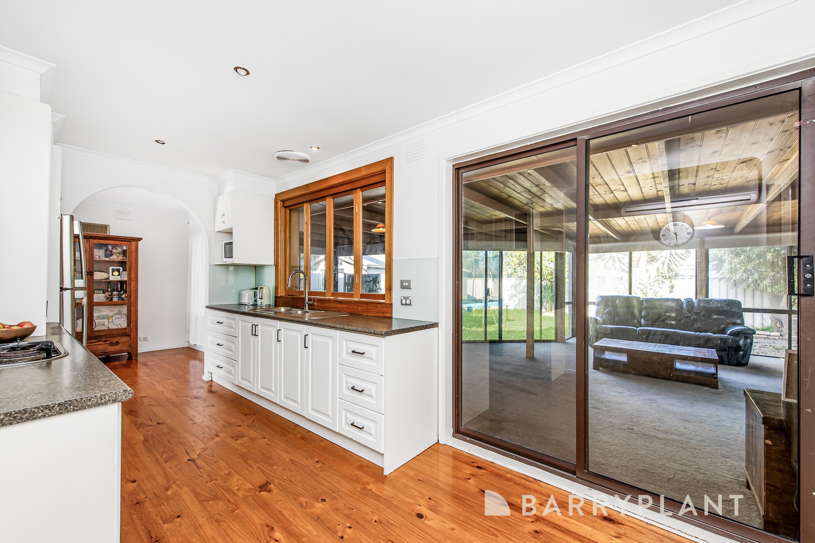10 Norfolk Court, Werribee, VIC 3030, Werribee - Thumbnail 6