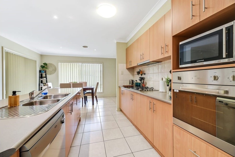10 Norwich Drive, Berwick, VIC 3806, Berwick - Thumbnail 4